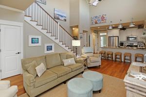 Slice of Heaven by Pristine Properties Vacation Rentals的休息区