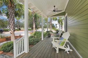 Slice of Heaven by Pristine Properties Vacation Rentals外面的花园