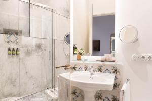 Hotel Tayko Sevilla的一间浴室