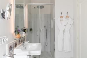 Hotel Tayko Sevilla的一间浴室