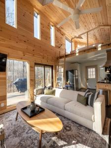 RoscoeLexie by Summer - Modern Rustic Tiny Home的相册照片