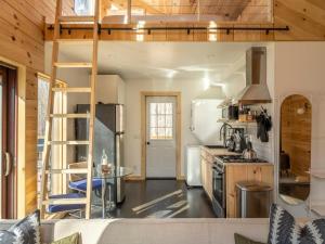 RoscoeLexie by Summer - Modern Rustic Tiny Home的相册照片