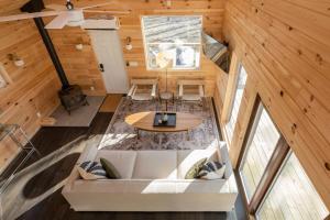 RoscoeLexie by Summer - Modern Rustic Tiny Home的相册照片