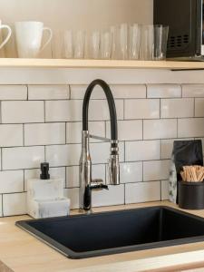 RoscoeLexie by Summer - Modern Rustic Tiny Home的相册照片