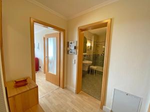 Fotografie z fotogalerie ubytování Haus Rügenscher Bodden Whg 02 mit Meerblick v destinaci Göhren
