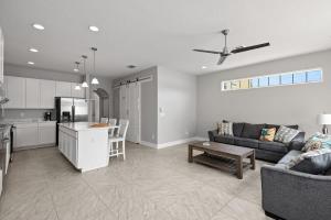 Kuchyň nebo kuchyňský kout v ubytování Fortebello Beachside 164