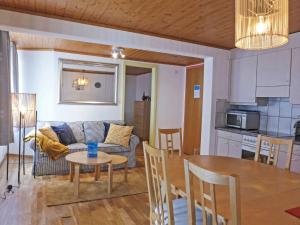 Kuchyň nebo kuchyňský kout v ubytování Apartment Bristol Apt-18 by Interhome