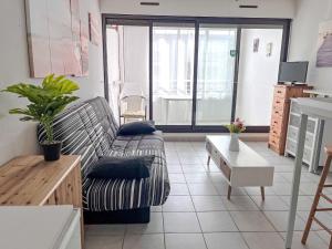 Χώρος καθιστικού στο Studio Le Sunset-Cap Sud-16 by Interhome