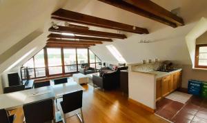 Η κουζίνα ή μικρή κουζίνα στο Brusna Farmhouse