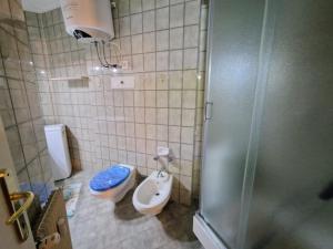 Ένα μπάνιο στο Bilocale sulle Piste by Holiday World