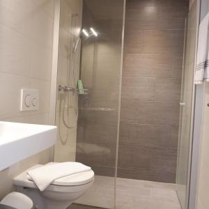 Ένα μπάνιο στο The Golf apartments +34 φωτογραφίες