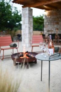 Φωτογραφία από το άλμπουμ του Oleopetra σε Βρωμονέρι