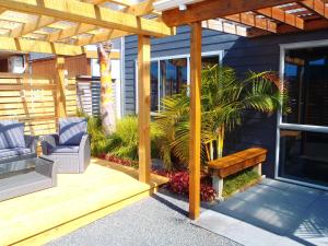 Gallery image of In the Heart of the Beach in Waihi Beach