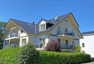 Galeriebild der Unterkunft Villa Mara Wohnung 09 mit Balkon in Baabe