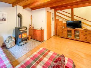 Televiisor ja/või meelelahutuskeskus majutusasutuses Holiday Home Ravno by Interhome +23 fotot