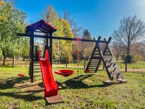 Laste mänguala majutusasutuses Holiday Home Ravno by Interhome