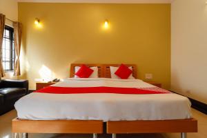 תמונה מהגלריה של Collection O Emara Grand Hotel בבנגלור