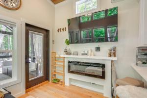 Gallery image of Monteagle Cabin with Swim Spa, Sauna and Fire Pit! in Monteagle