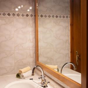Kylpyhuone majoituspaikassa Neromilos Harmony - Roussis Residence