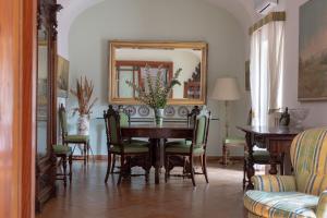 Ảnh trong thư viện ảnh của "Villa Gravina" Historical Mansion between Etna and Taormina ở San Gregorio di Catania +43 ảnh