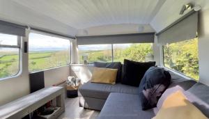 Gallery image of The Secret Bus Project, Bantham in Bigbury on Sea