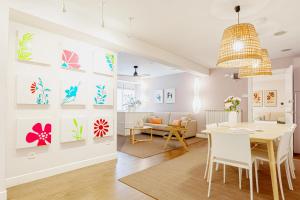 Posedenie v ubytovaní Heart of San Sebastian⎮Walk Score 99⎮3 Baths