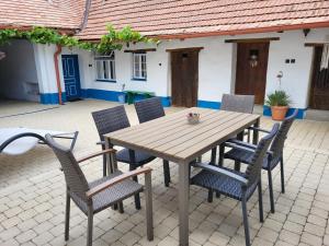 Patio nebo venkovní prostory v ubytování Rozmarýna chalupa Vrbice
