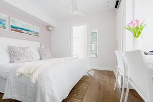 Posteľ alebo postele v izbe v ubytovaní Heart of San Sebastian⎮Walk Score 99⎮3 Baths