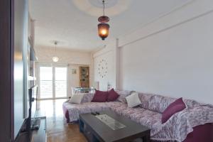 Posezení v ubytování N&N Moschato Seaviews Fully Equipped