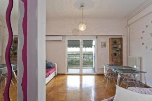 Posezení v ubytování N&N Moschato Seaviews Fully Equipped