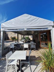 Gallery image of Hôtel Restaurant le clos de l 'Ancien Pressoir in Commes