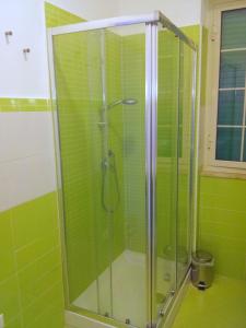 A bathroom at Appartamento Lorenzo Noto
