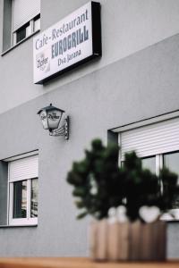 Galeriebild der Unterkunft Eurogrill Attnang in Attnang-Puchheim