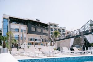 Bazén v ubytování Padam Hotel & SPA nebo v jeho okolí
