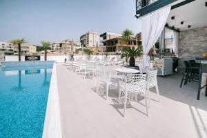 Bazén v ubytování Padam Hotel & SPA nebo v jeho okolí