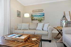 Posezení v ubytování Summerhouse 209 by Pristine Properties Vacation Rentals