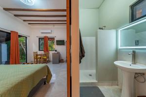 Gallery image of Zenquility Inn & Tavern in Pedasí Town