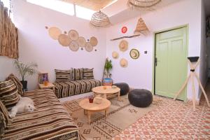 Posezení v ubytování Oasis Medina Hostel