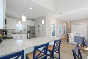 Η κουζίνα ή μικρή κουζίνα στο Second Chance by Pristine Properties Vacation Rentals