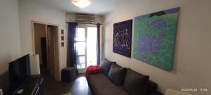 Μια τηλεόραση ή/και κέντρο ψυχαγωγίας στο Cozy apartment Budva city center +2 φωτογραφίες