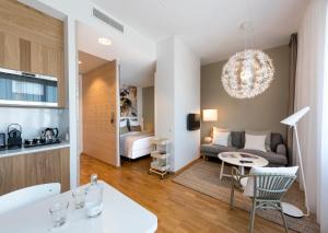 Kuchyň nebo kuchyňský kout v ubytování WestCord Hotel Delft