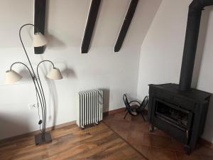 TV a/nebo společenská místnost v ubytování Apartmani "Matija"