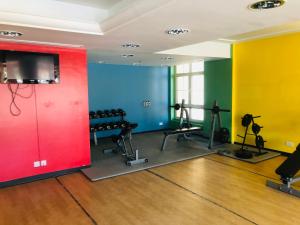 Γυμναστήριο ή/και όργανα γυμναστικής στο 2 Bedrooms APT in Marina tower sea view