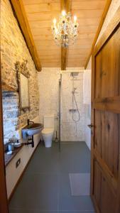 Kúpeľňa v ubytovaní Authentic Heritage Home - Krasna Hiška