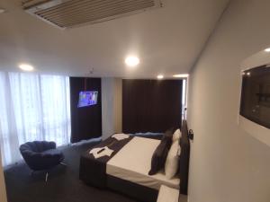 Μια τηλεόραση ή/και κέντρο ψυχαγωγίας στο Cevvo Hotel Pendik +25 φωτογραφίες