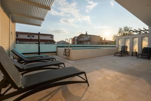 Imagen de la galería de Luxury villa with a swimming pool Makarska - 23218, en Makarska 19 fotos más