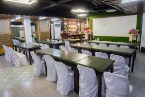 Ресторан / где поесть в Level 007 Hotels and Resorts Inc