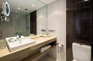 Vonios kambarys apgyvendinimo įstaigoje Hilton Garden Inn Darwin