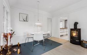 Φωτογραφία από το άλμπουμ του 2 Bedroom Awesome Home In Hornbæk σε Hornbæk