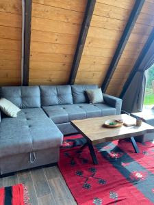 Svetainės erdvė apgyvendinimo įstaigoje Rent Cabin Miri